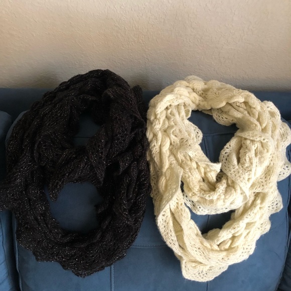 2 scalloped sweater infinity scarves. - Picture 6 of 6